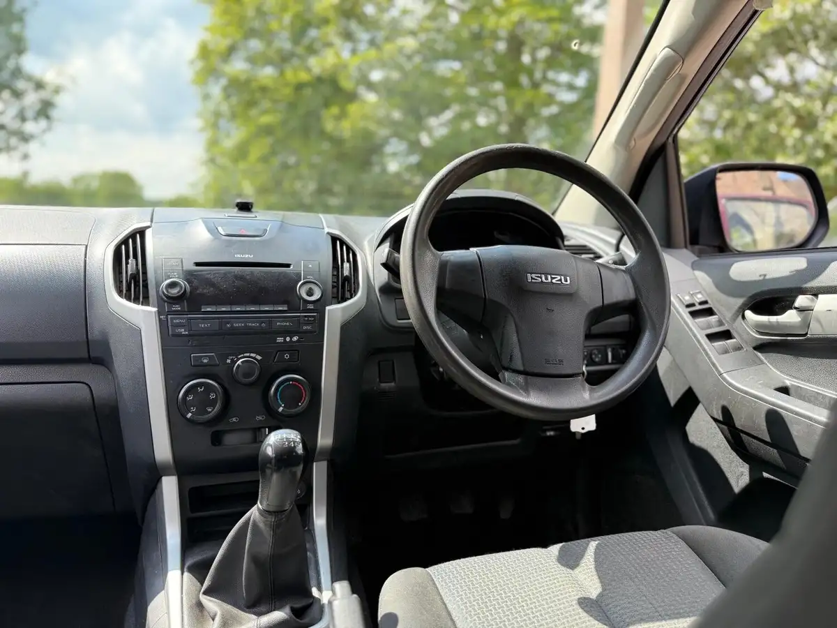 2013-isuzu-d-max-25td-eiger-big-17