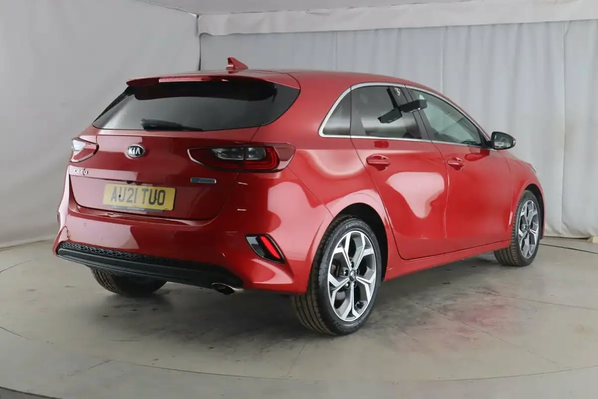 2021-kia-ceed-16crdi-3-48v-mhev-hatchback-big-7