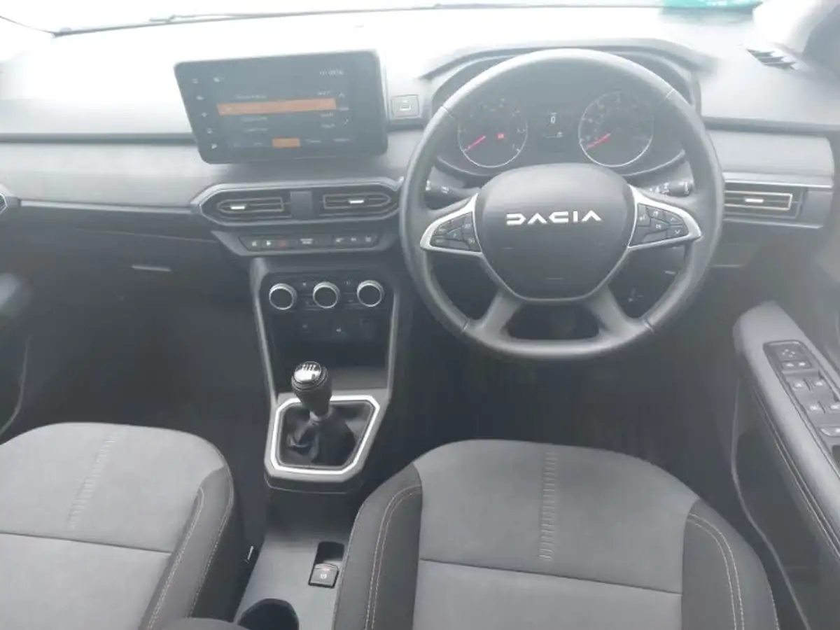 2024-dacia-sandero-stepway-10-tce-extreme-90bhp-big-6