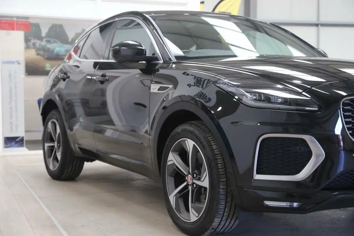 2021-jaguar-e-pace-20-d200-r-dynamic-se-big-4