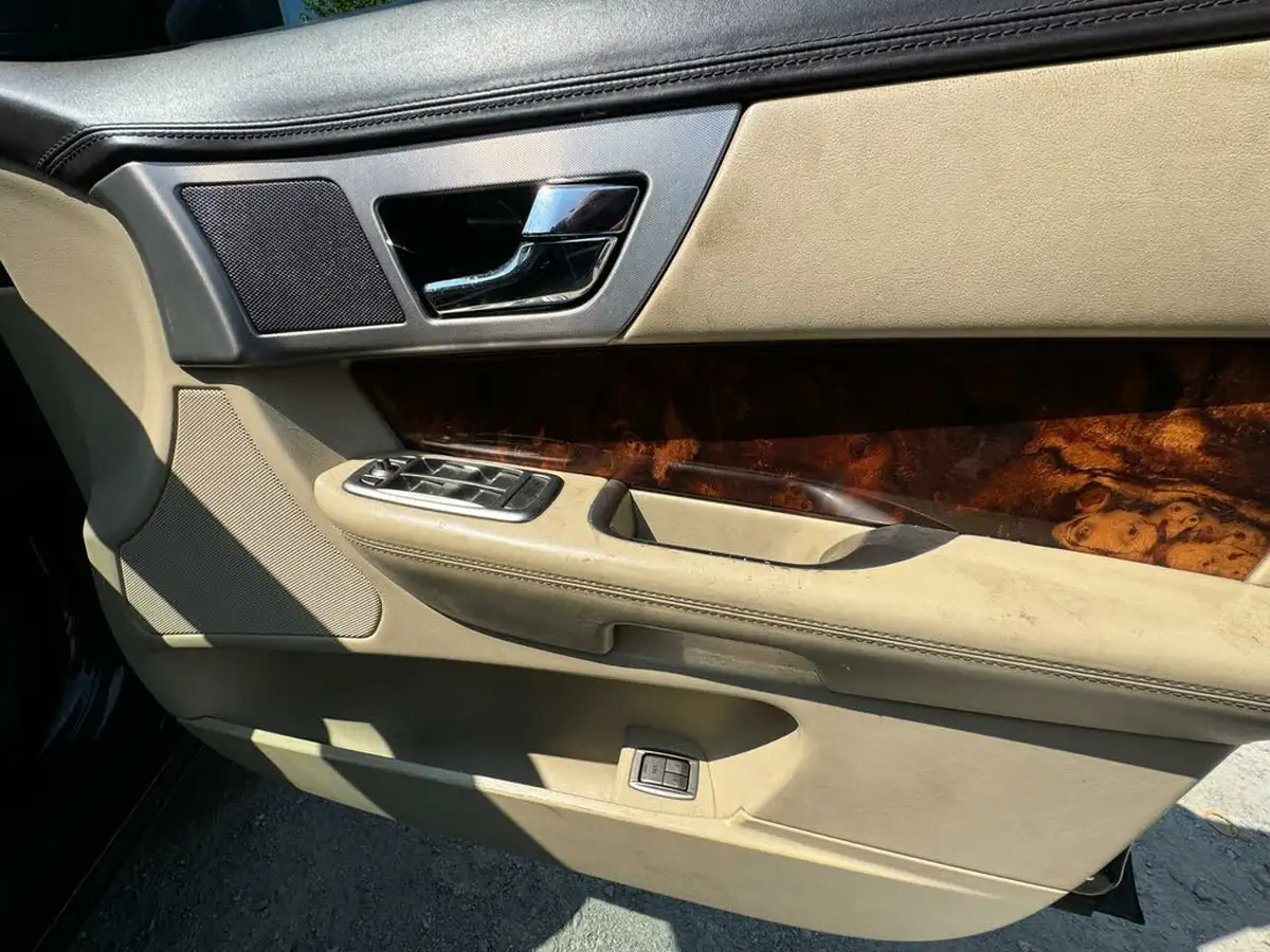 2010-jaguar-xf-30td-premium-luxury-big-9