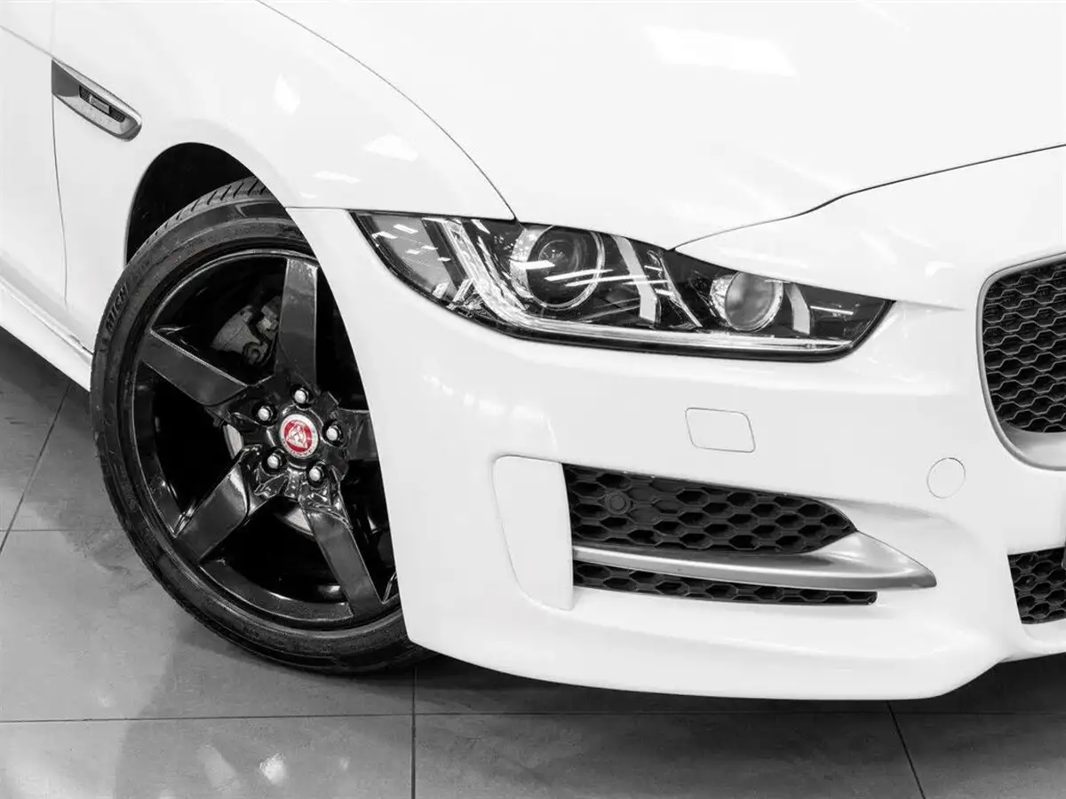 2017-jaguar-xe-20d-r-sport-180ps-1999cc-big-30