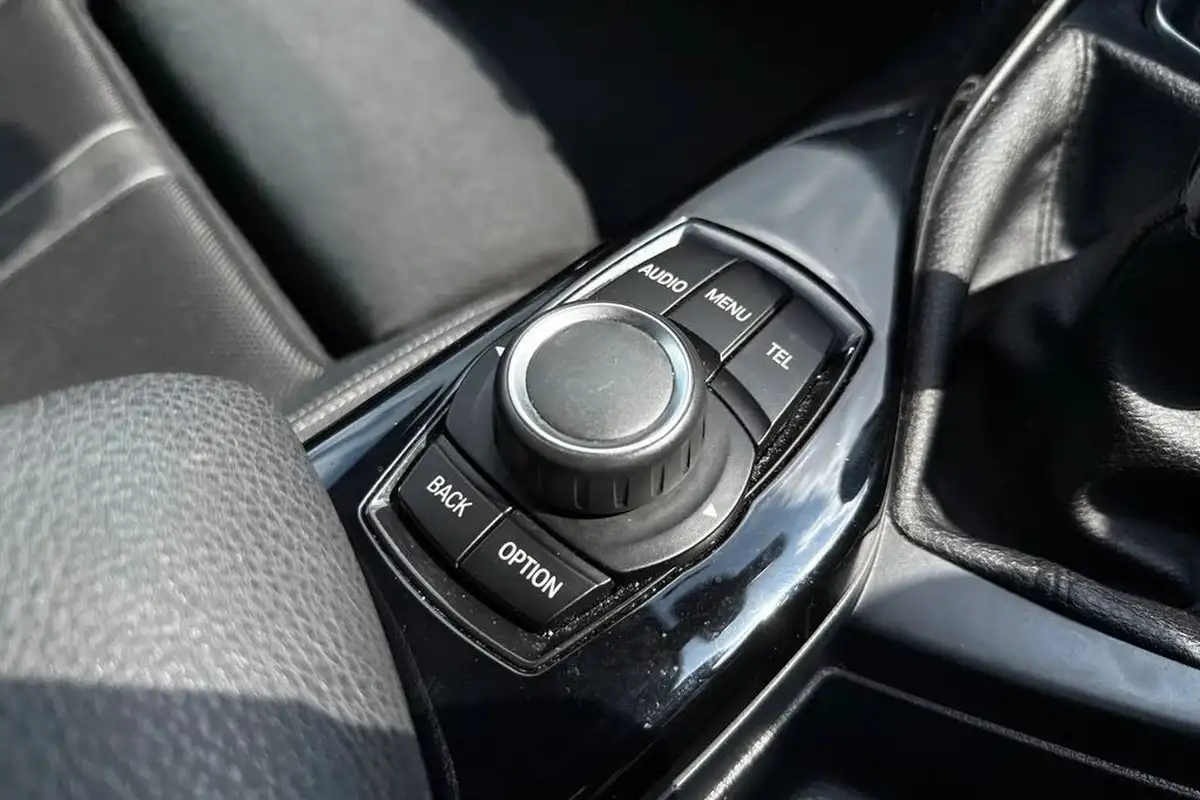 2015-bmw-1-series-15td-116d-sport-116bhp-3d-big-33