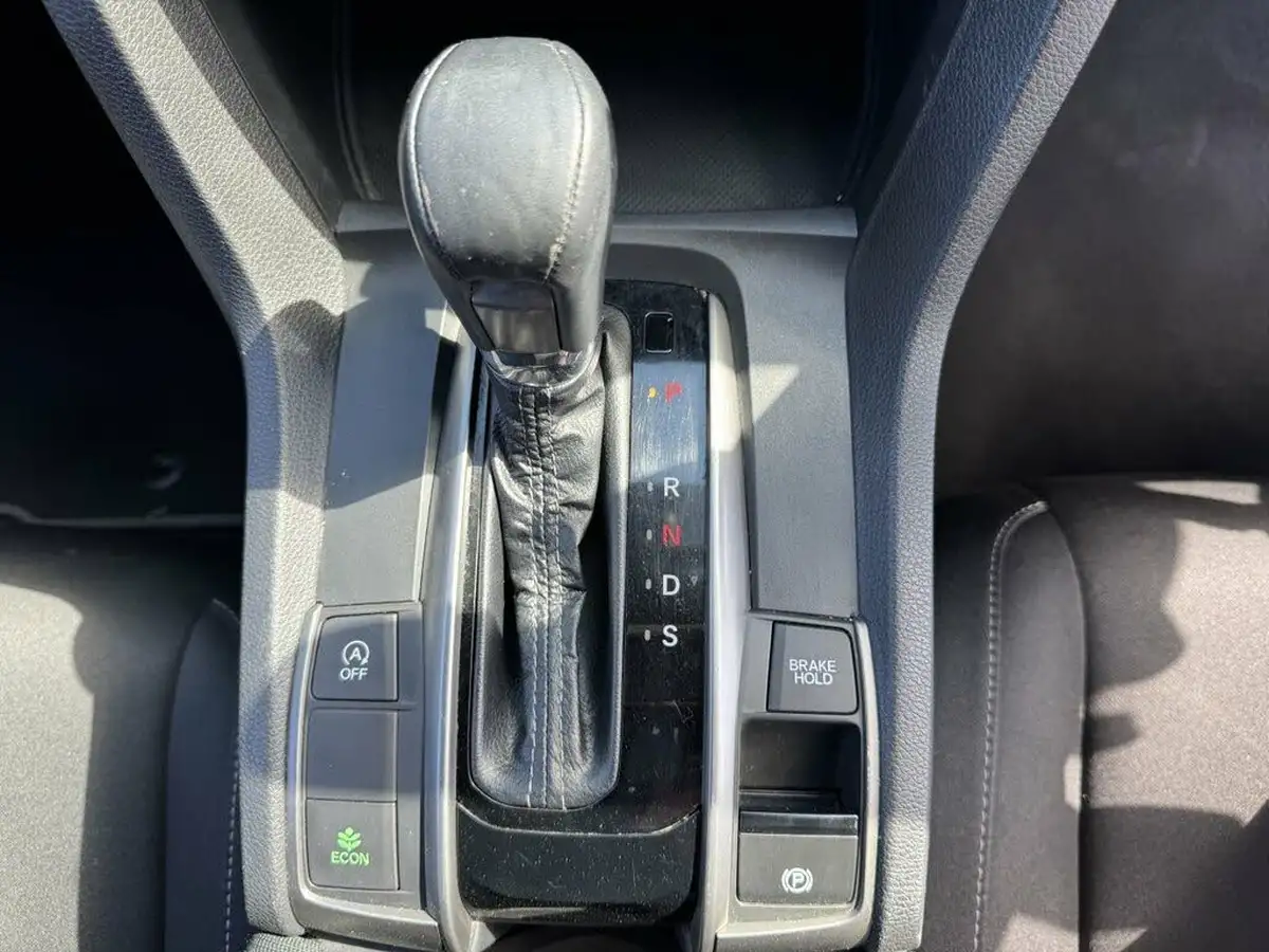 2017-honda-civic-10-vtec-turbo-sr-cvt-big-54