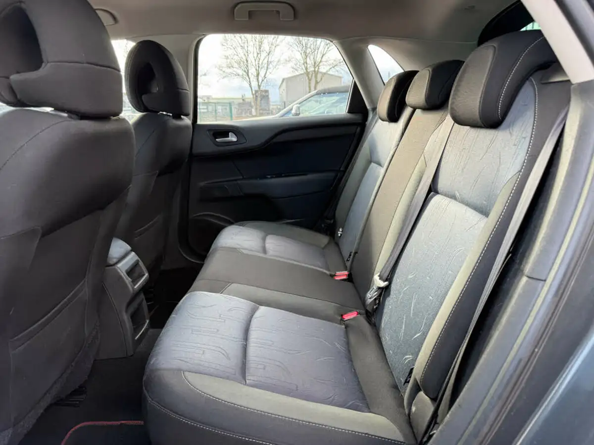 2015-citroen-c4-16td-vtr-big-53