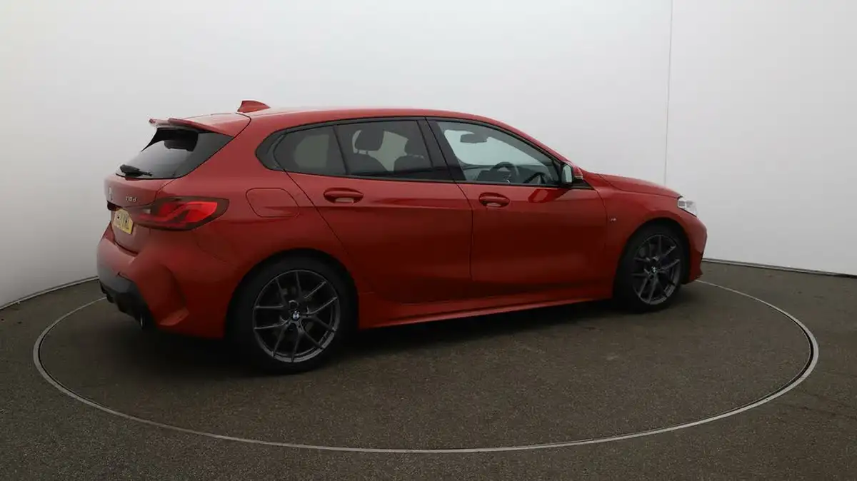 2021-bmw-1-series-20td-118d-m-sport-lcp-big-52
