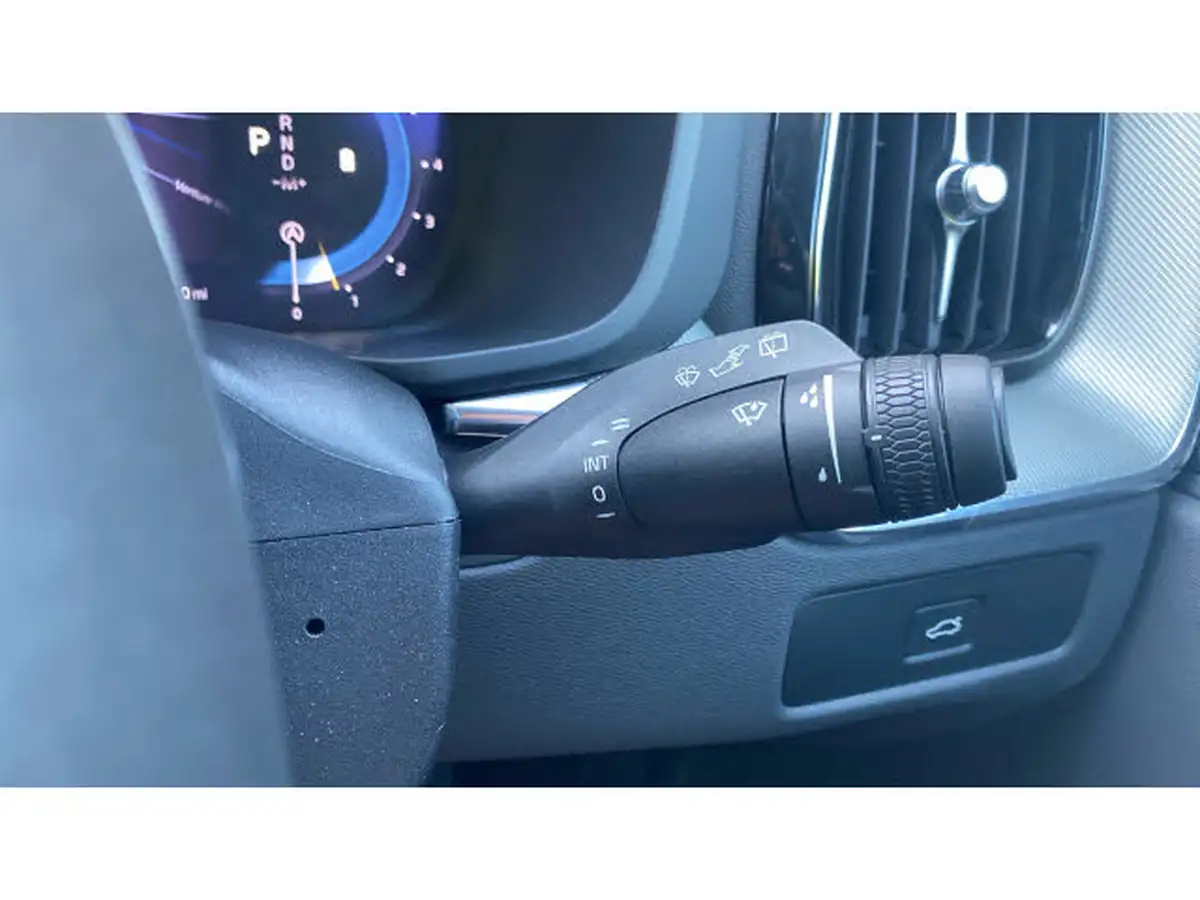 2024-volvo-xc60-20-b5-plus-big-24
