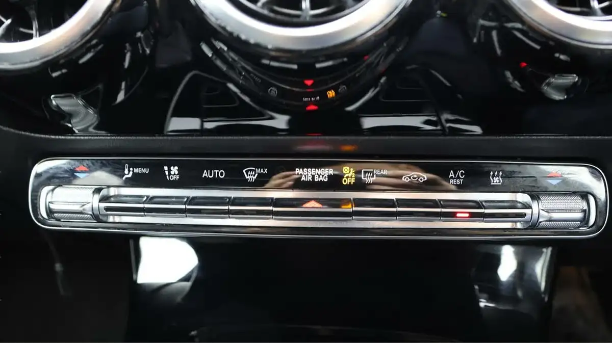 2021-mercedes-benz-a-class-13-a250e-amg-line-saloon-4d-big-11