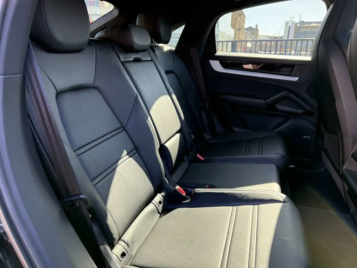 2024-porsche-cayenne-30-v6-353ps-coupe-big-33
