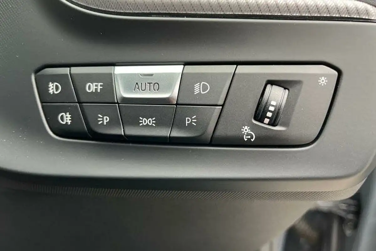 2023-bmw-1-series-15-118i-m-sport-lcp-dct-big-28