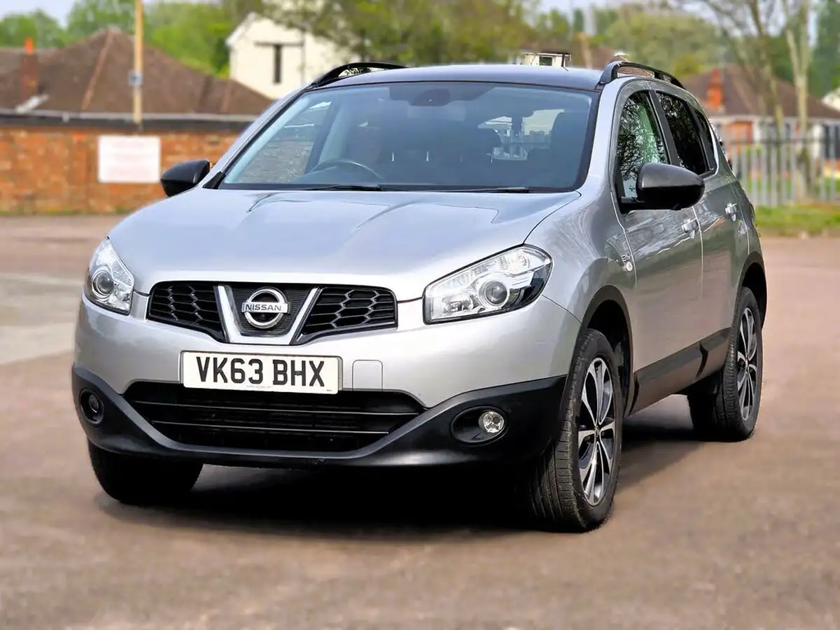 2013-nissan-qashqai-15td-360-big-10