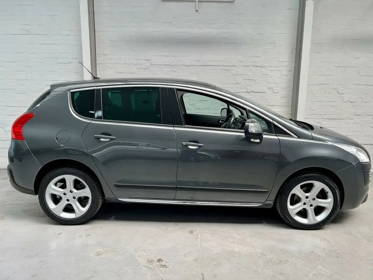 2012-peugeot-3008-crossover-16td-sportium-big-1