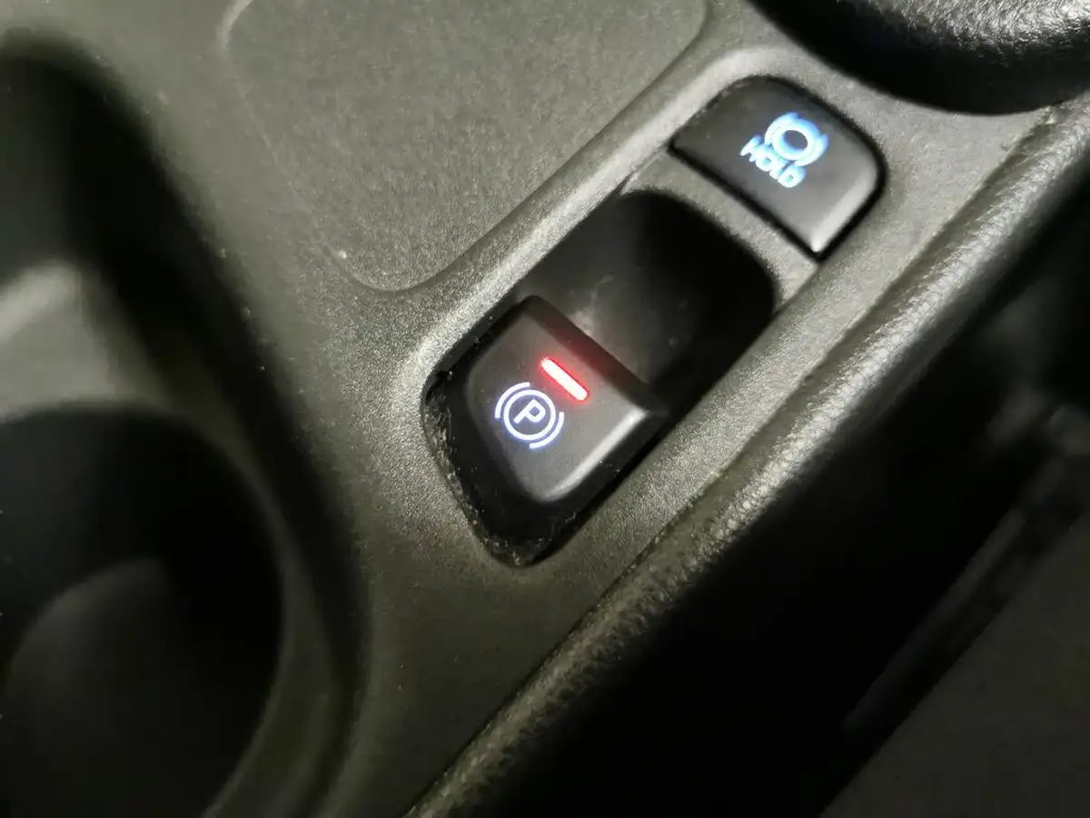2021-toyota-yaris-15-vvt-i-icon-114bhp-hybrid-1490cc-e-cvt-big-23