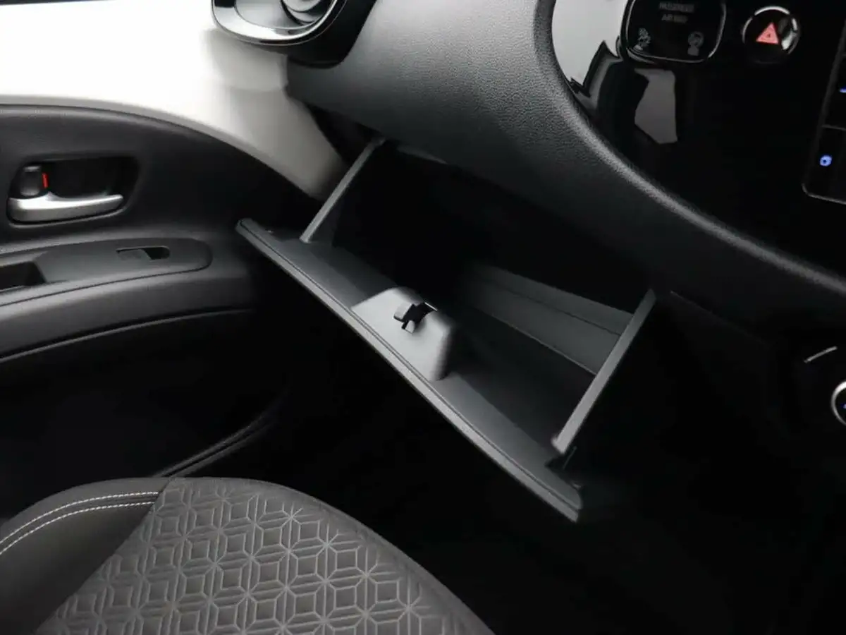 2024-toyota-aygo-x-10-vvt-i-edge-big-44