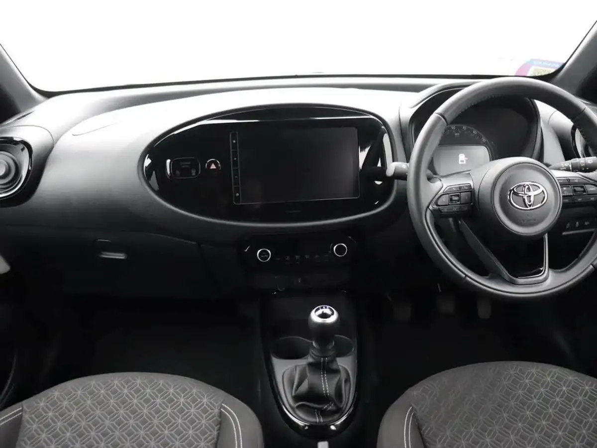 2024-toyota-aygo-x-10-vvt-i-edge-big-20