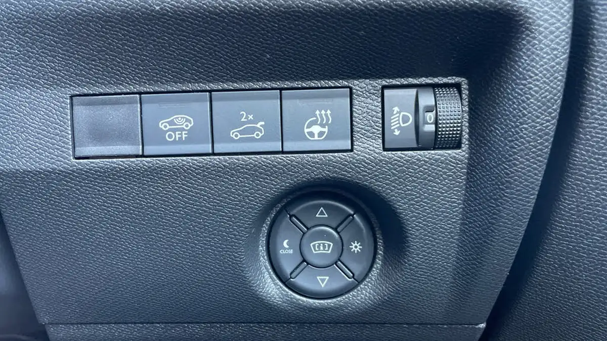 2024-citroen-c4-x-12-puretech-max-130ps-ss-eat8-big-33