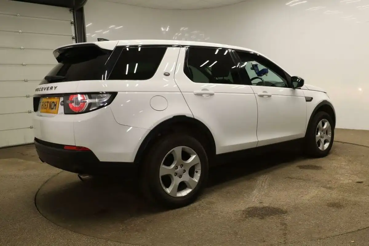 2017-land-rover-discovery-sport-20td4-pure-edition-big-4