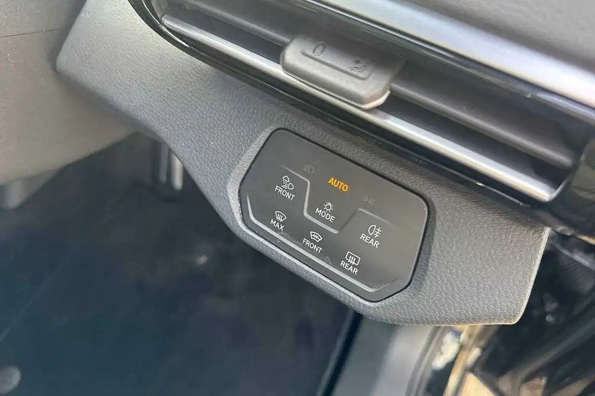 2022-volkswagen-id4-e-family-204ps-performance-big-24