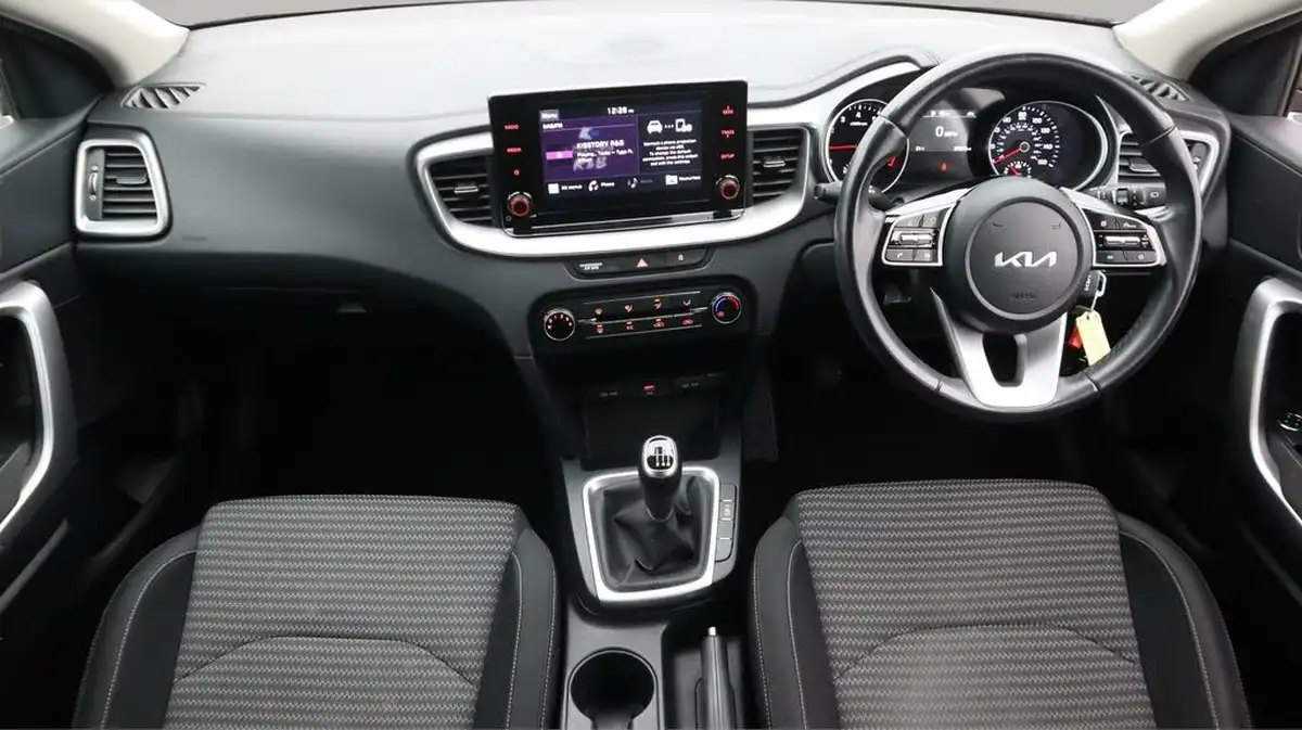 2022-kia-xceed-10-t-gdi-2-big-13