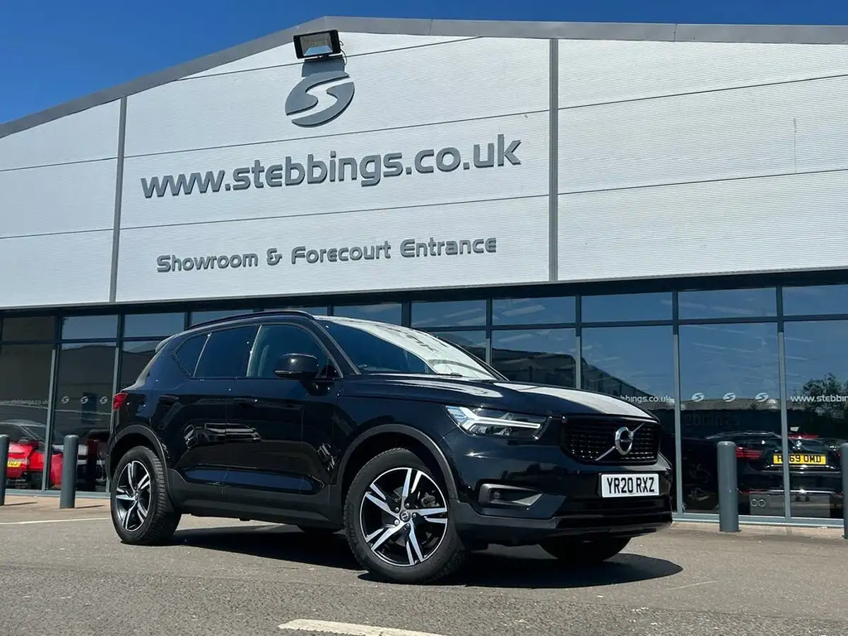 2020-volvo-xc40-20-t4-r-design-big-0