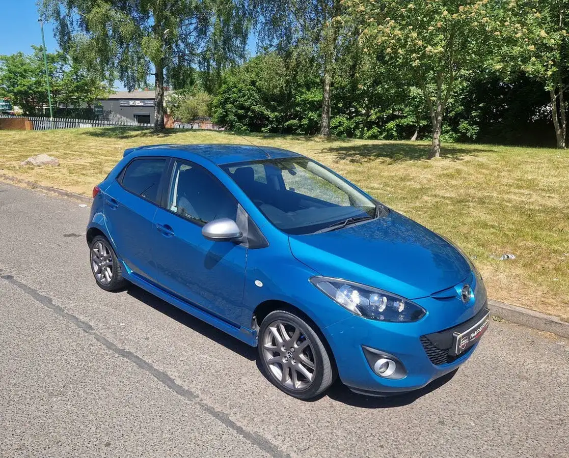 2014-mazda-mazda2-13-sport-venture-big-12