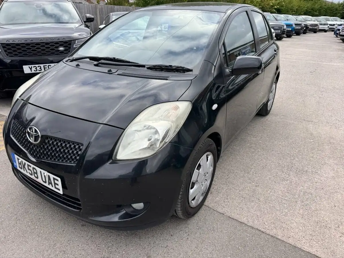 2008-toyota-yaris-13-t3-5d-big-0
