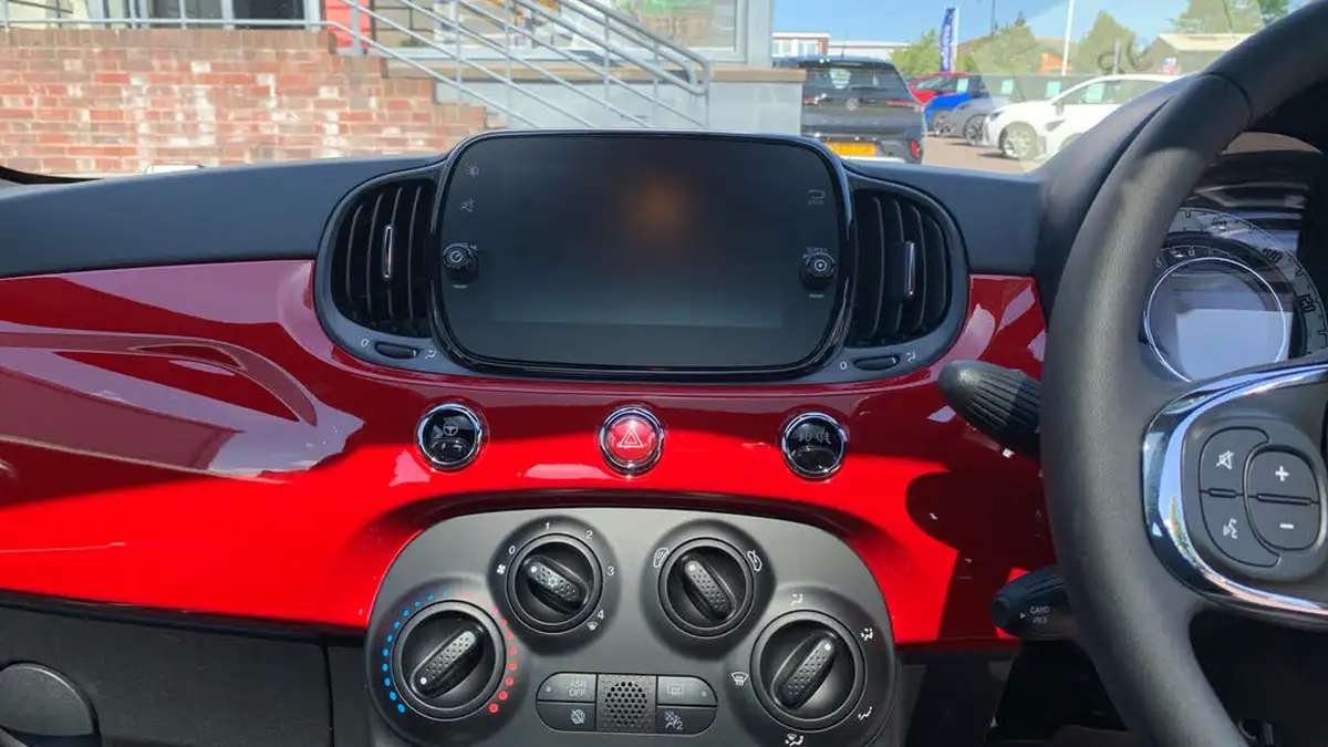 2025-fiat-500-10-big-9