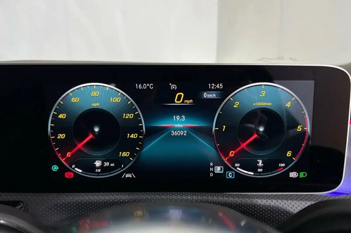 2020-mercedes-benz-cla-20d-cla-220d-amg-line-premium-plus-coupe-4d-big-13