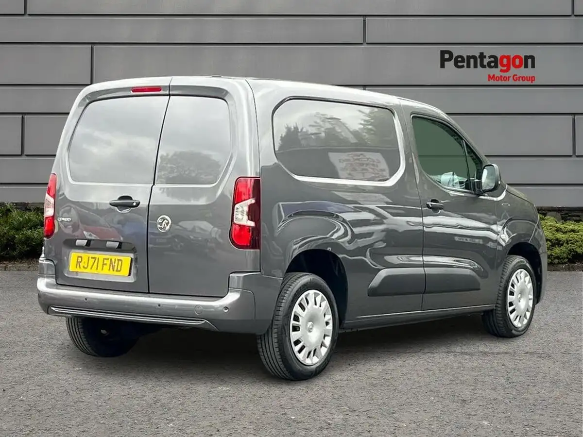 2021-vauxhall-combo-15cdti-sportive-2300-130pseu6d-t-4x4-l1h1-panel-big-4