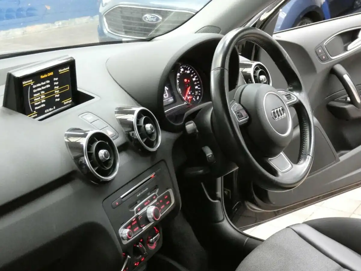 2017-audi-a1-10-tfsi-sport-hatchback-3d-big-45