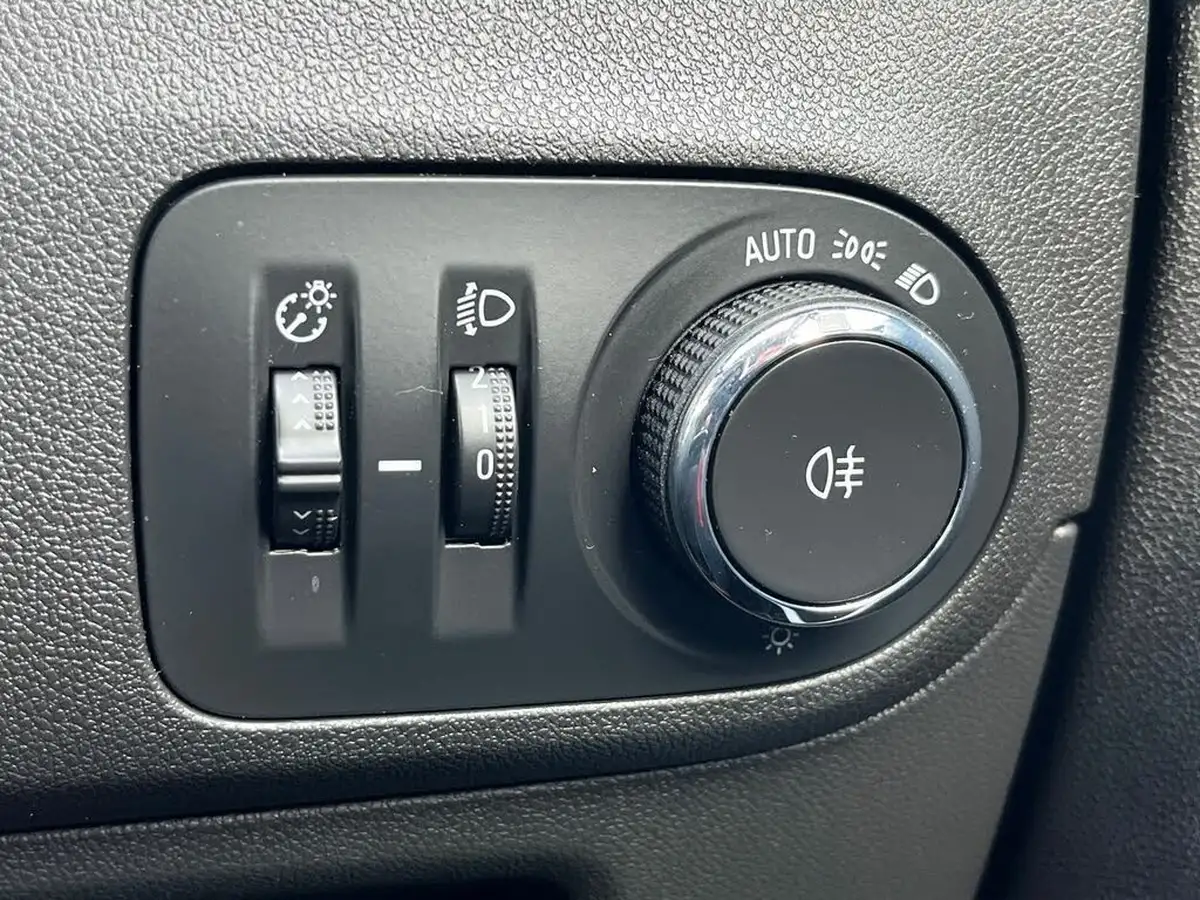 2020-vauxhall-crossland-x-12i-griffin-big-22