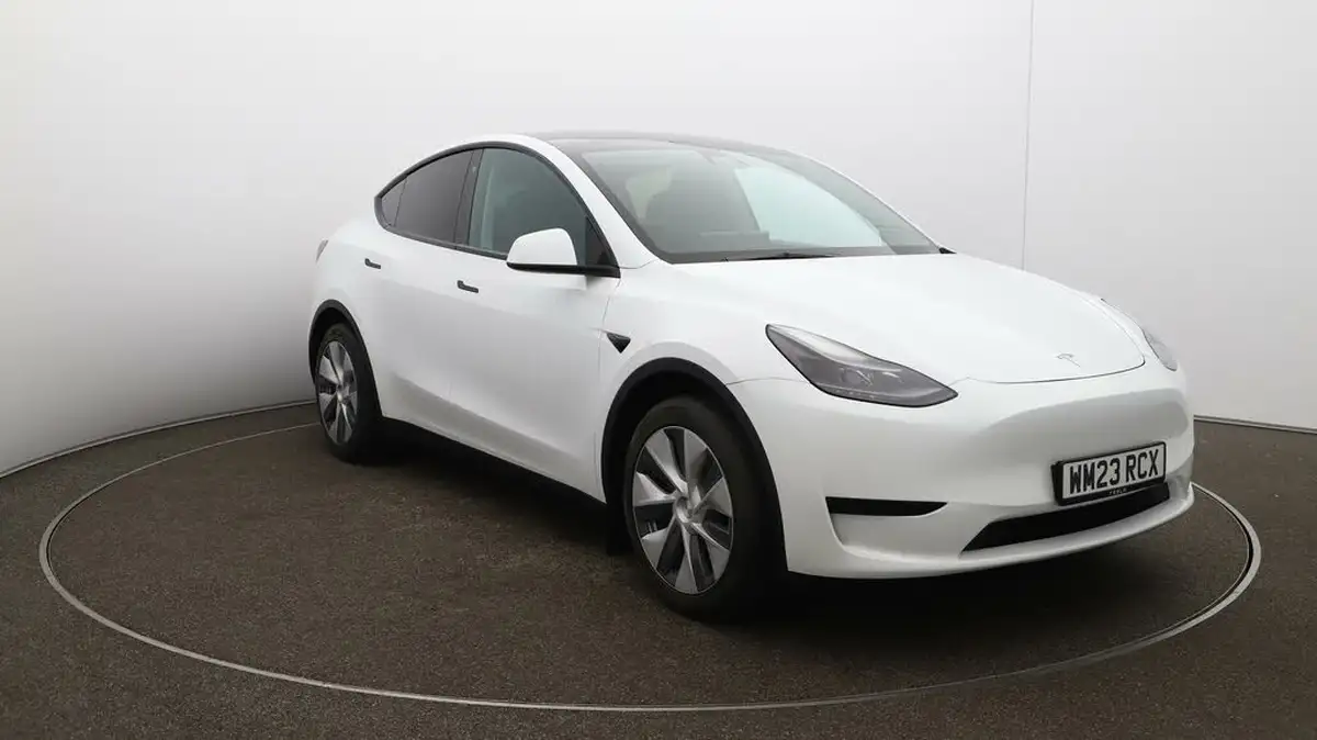 2023-tesla-model-y-e-rwd-big-41