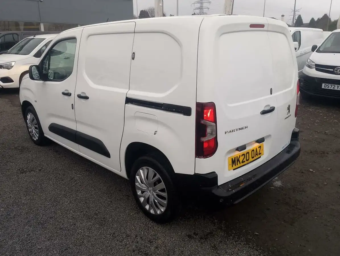 2020-peugeot-partner-15-bluehdi-1000-professional-100ps-eu6dt-panel-big-4