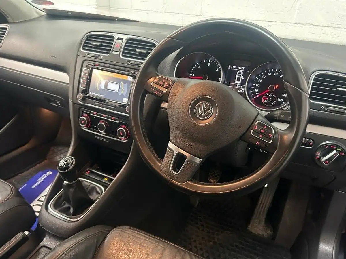 2012-volkswagen-golf-20td-sportline-big-15