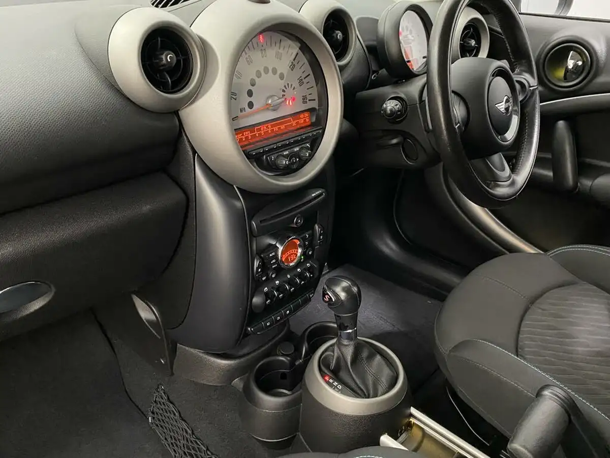 2012-mini-countryman-16-cooper-s-auto-big-40