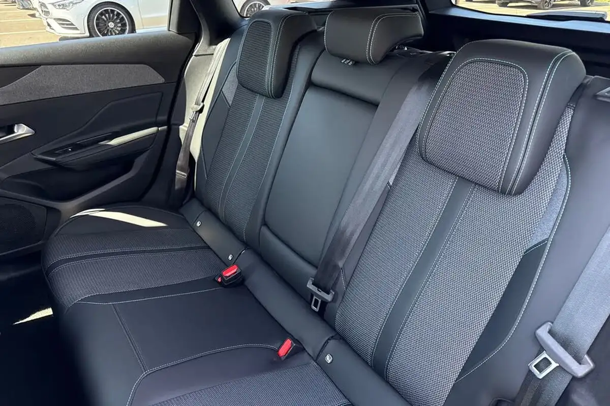 2024-peugeot-308-sw-12-puretech-allure-130ps-ss-eat8-big-18
