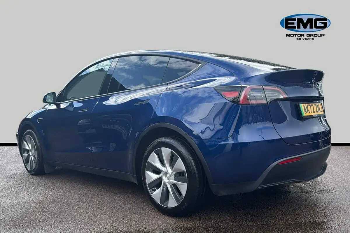 2022-tesla-model-y-e-long-range-big-4