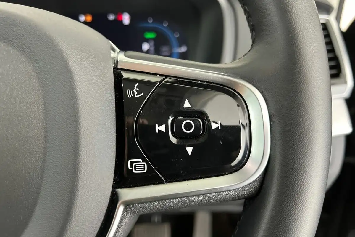 2024-volvo-xc90-20-t8-plus-big-11