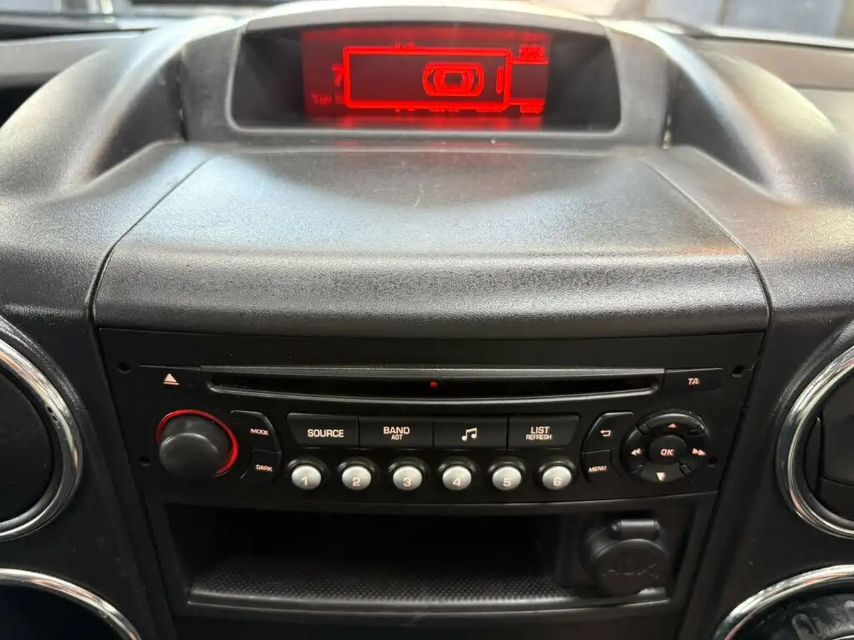 2014-citroen-berlingo-16hdi-xtr-90ps-airdream-egs6-big-22