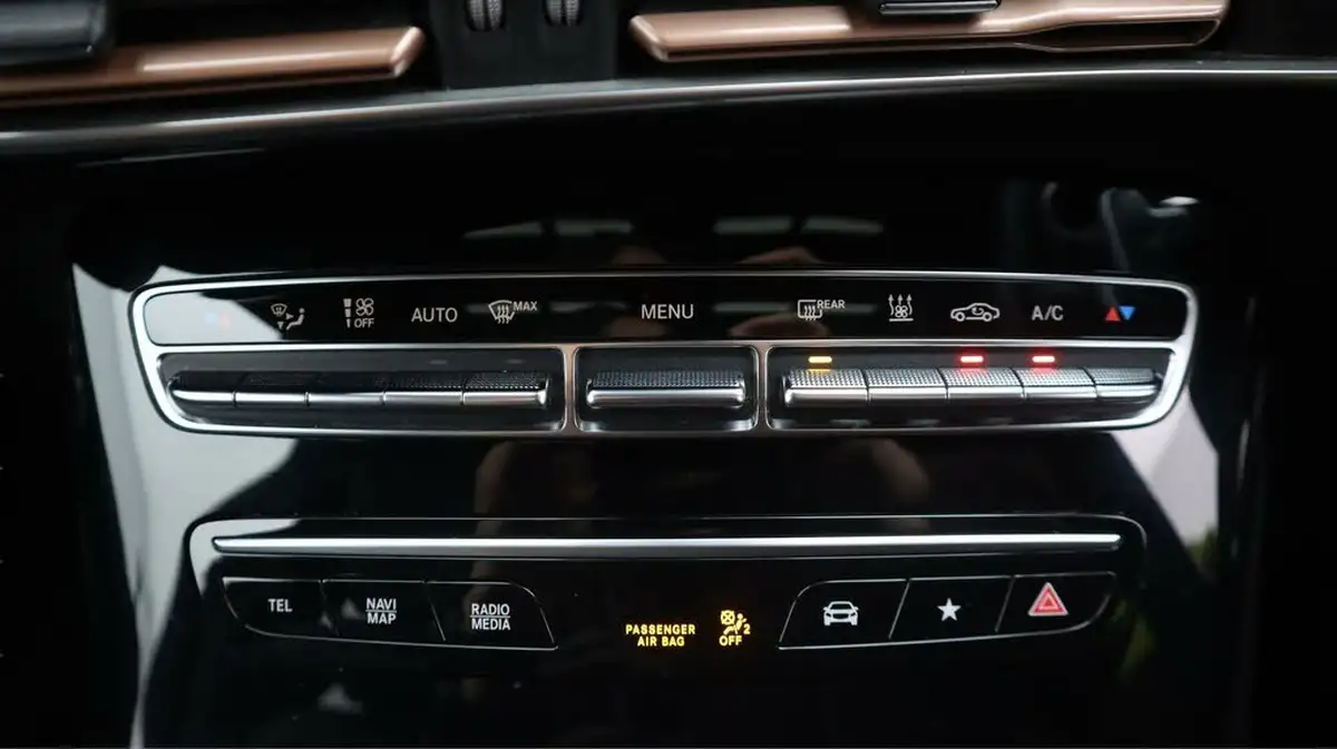 2022-mercedes-benz-eqc-e-eqc-400-amg-line-premium-plus-big-12