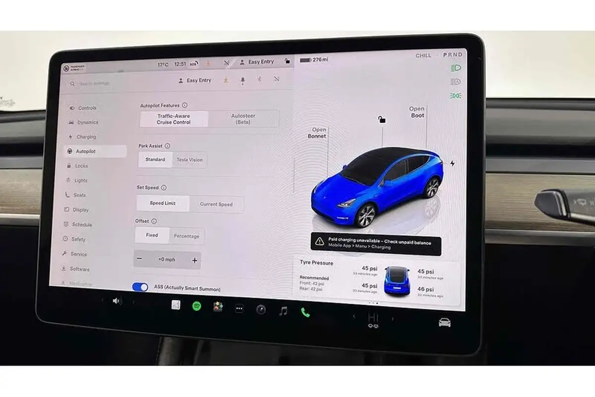 2022-tesla-model-y-e-long-range-big-46