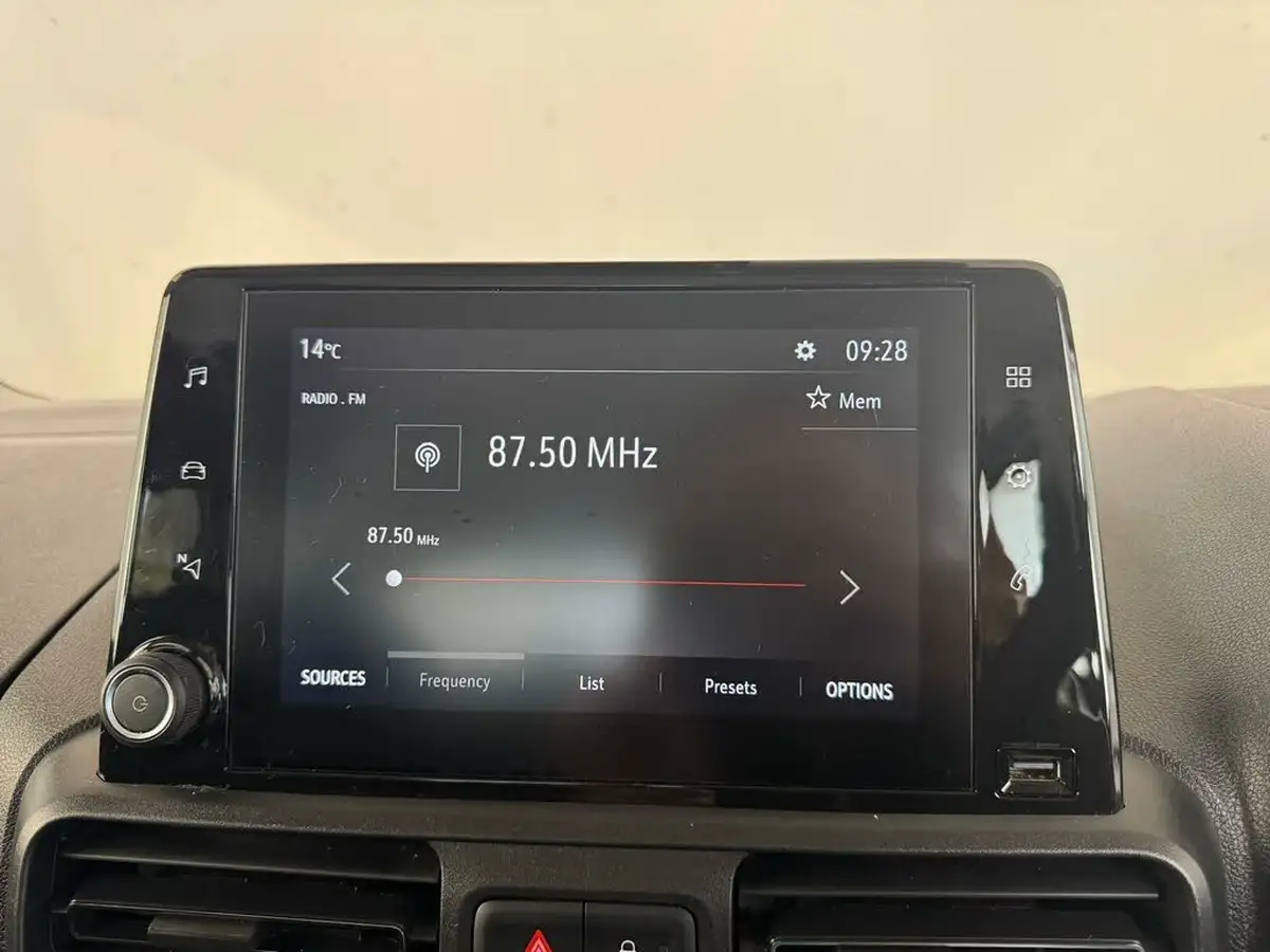 2021-vauxhall-combo-life-12i-edition-big-30