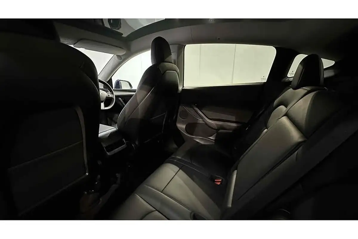2022-tesla-model-y-e-long-range-big-22