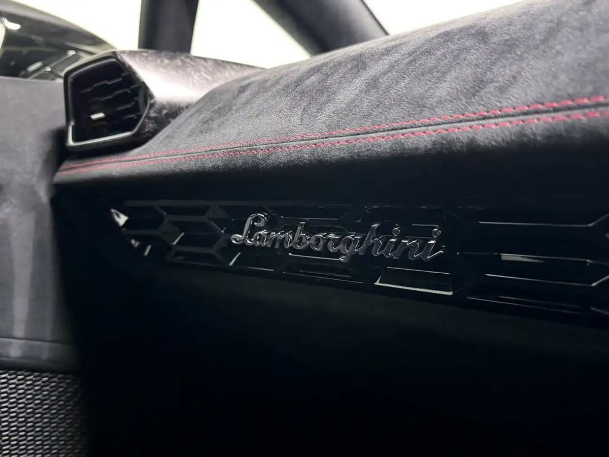 2019-lamborghini-huracan-big-45