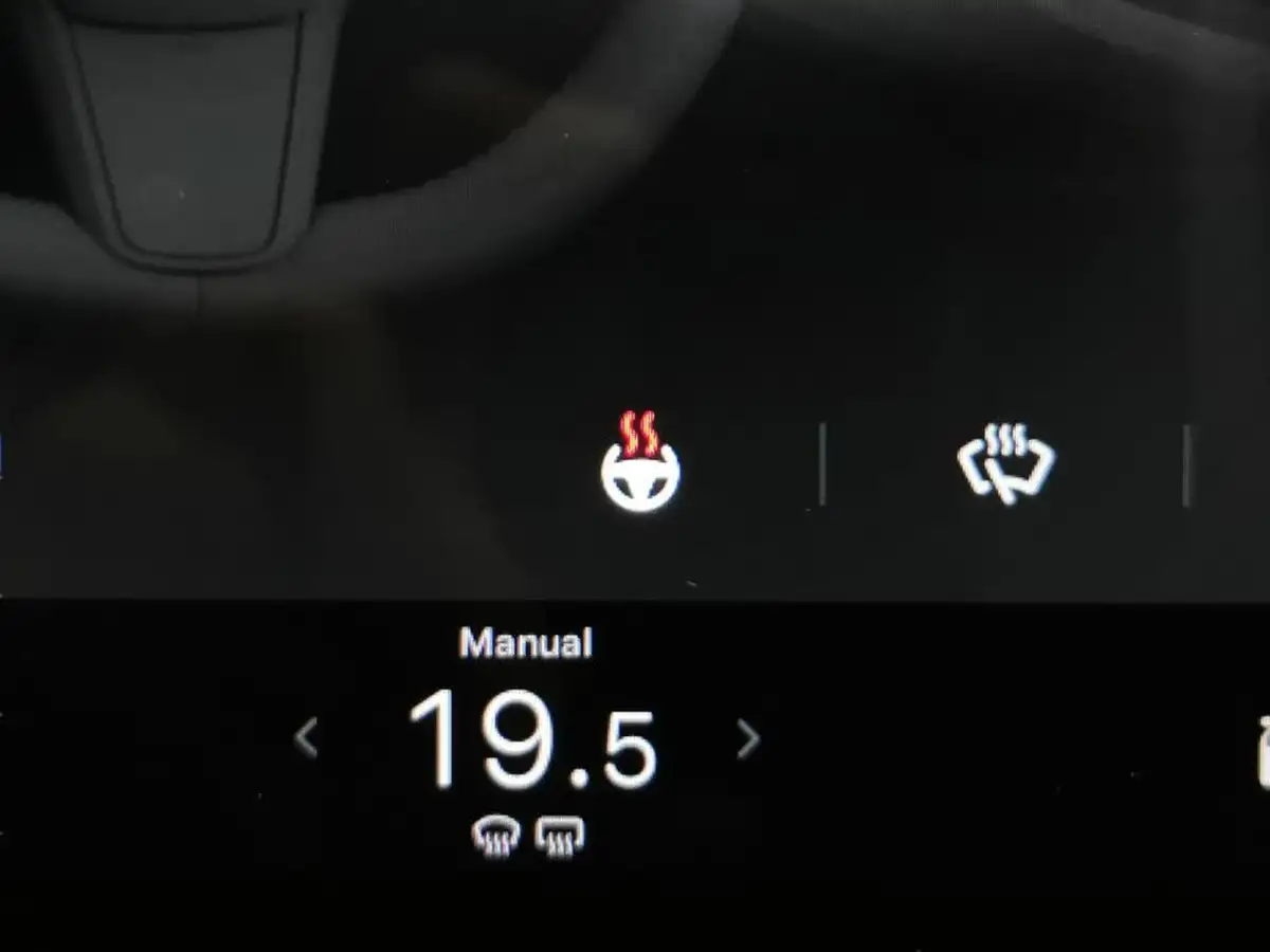 2023-tesla-model-y-e-rwd-big-25