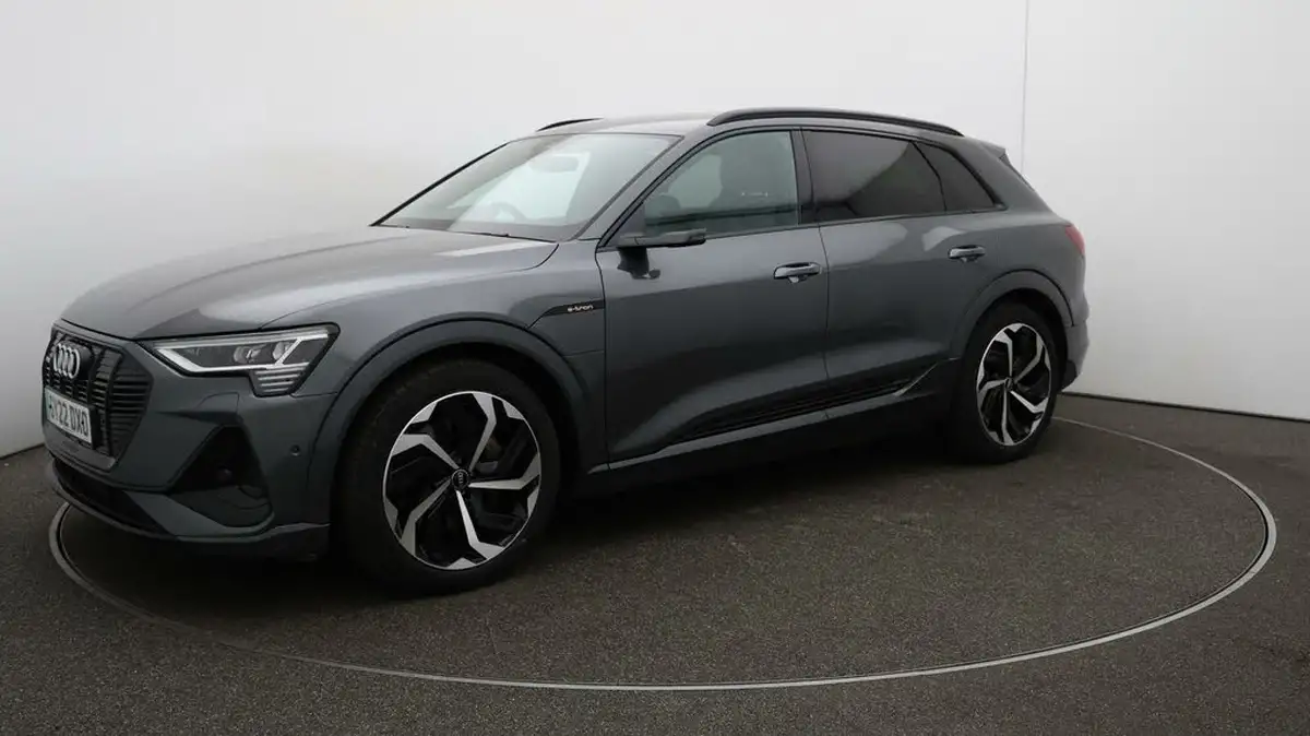 2022-audi-e-tron-50e-black-edition-station-wagon-big-68