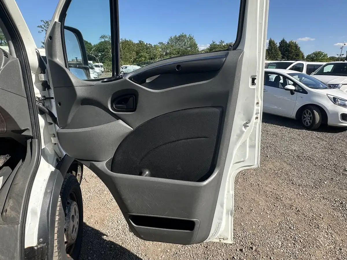 2010-iveco-daily-s-class-23td-35s11-mwb-chassis-cab-big-19