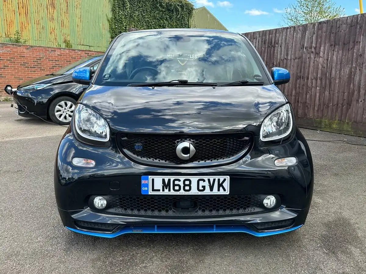 2018-smart-fortwo-eq-edition-nightsky-coupe-big-10