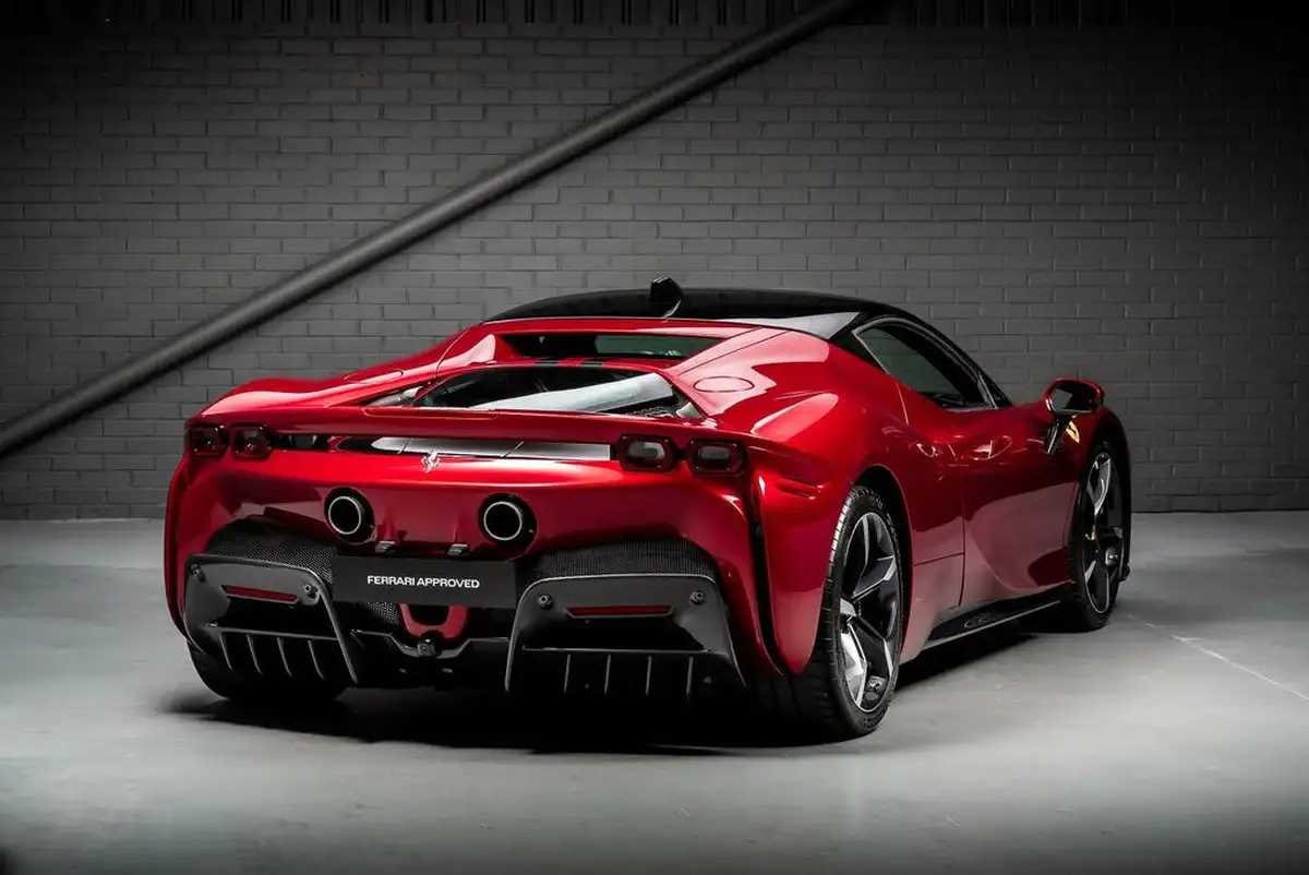 2021-ferrari-sf90-stradale-big-6