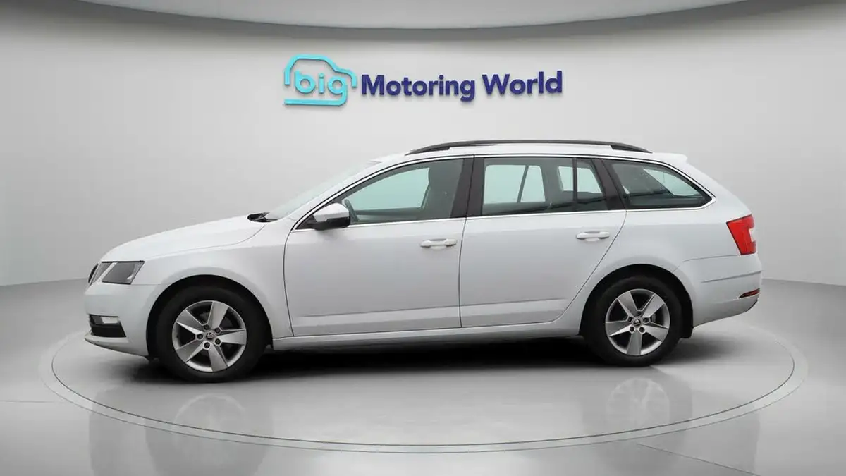 2020-skoda-octavia-16tdi-se-technology-estate-big-4